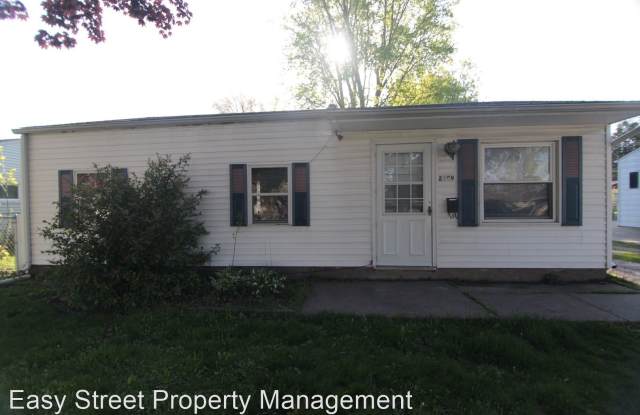2309 N Fairmount St - 2309 North Fairmount Street, Davenport, IA 52804