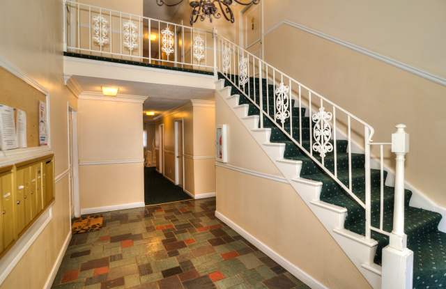 Foxcroft Condominiums Assn Inc Gallery 2