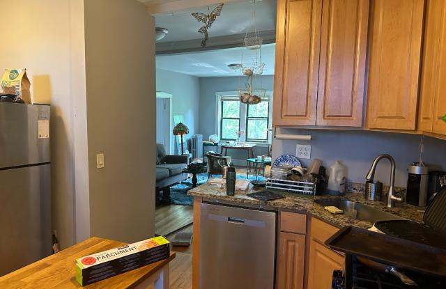 2549 North Avers Avenue Gallery 4