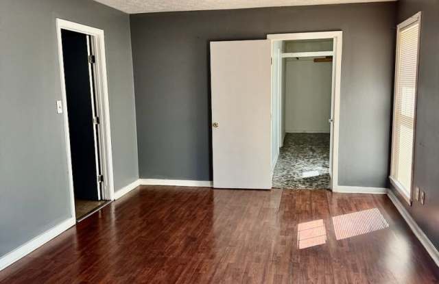 Quiet 3 bed 2 bath home Gallery 3