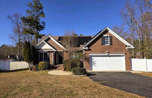 Beautiful transitional 4 bedroom brick rancher on quiet street just off of Hull Street/Genito Road intersection in Midlothian photos photos