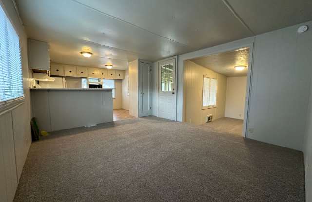 3bed, 1bath 1,000sq.ft. mobile home in quiet park Gallery 3