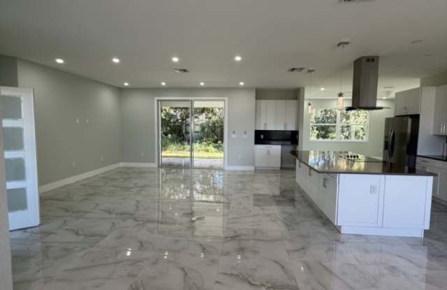 2011 W Falcon Rd Gallery 4
