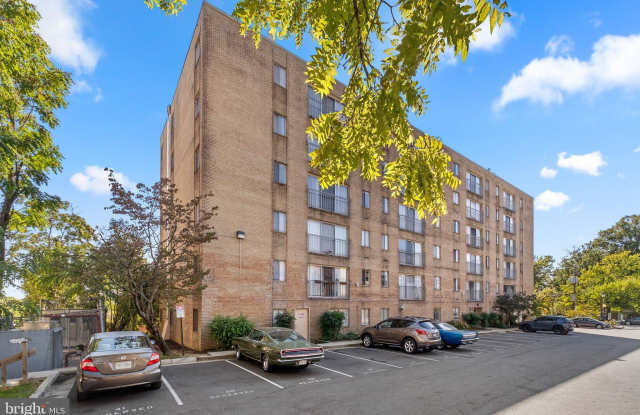 4241 COLUMBIA PIKE photos photos