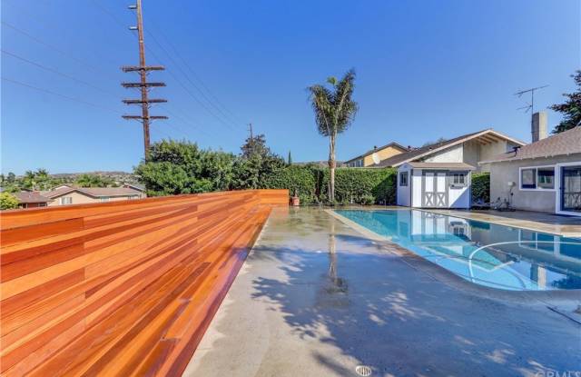 4733 Avenida De Las Flores Gallery 2