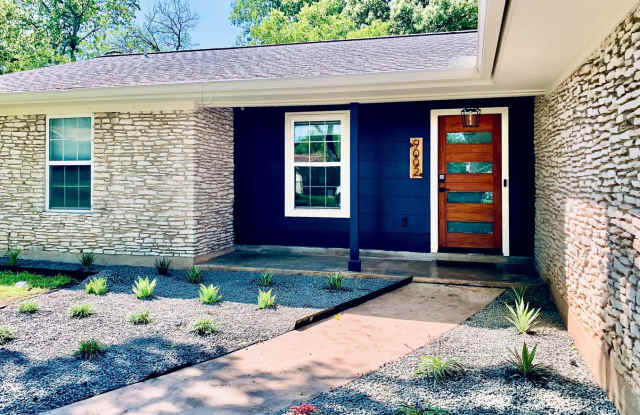 **FULLY FURNISHED 4 BR, 2BA HOME. CLOSE TO DOMAIN, NEWLY RENOVATED photos photos