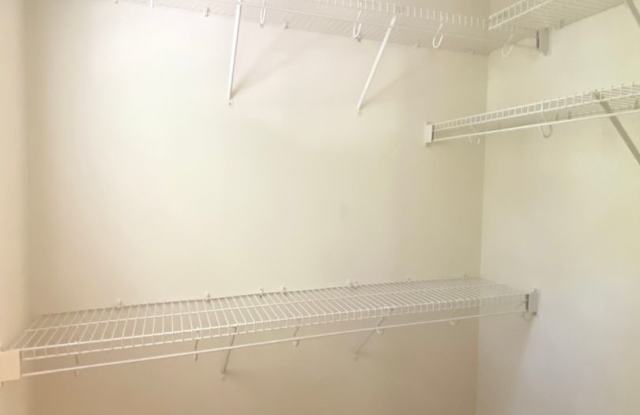 330 Commons Dr photos photos