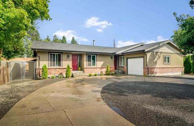 715 E Longfellow Ave photos photos