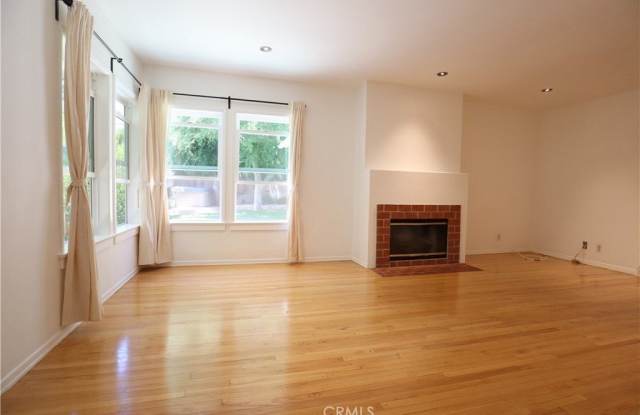 5441 Burnet Avenue Gallery 3