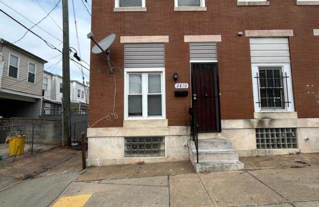 3 Bedrooms 1.5 Bathrooms Available Now Gallery 1