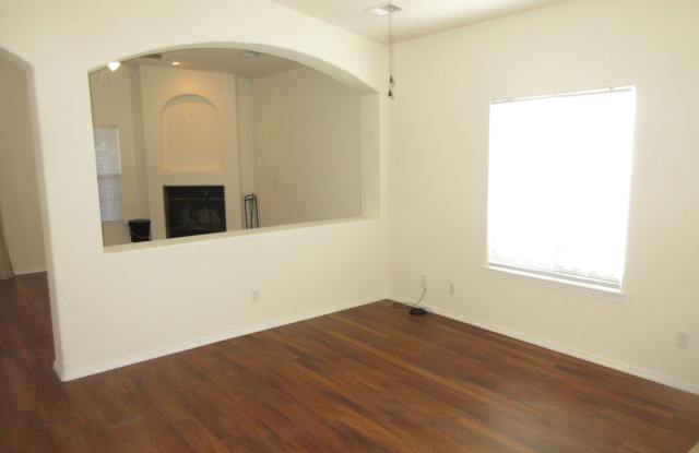 7228 Boxwood Ave NE Gallery 4
