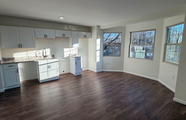 2080 E 5th Ave photos photos