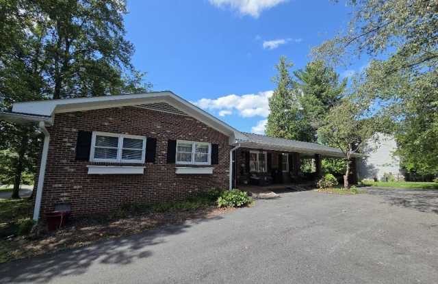 3201 LAKEVIEW Parkway Gallery 2