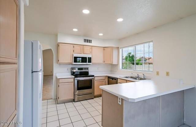 19324 N 75TH Drive Gallery 4