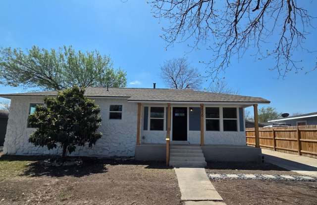 MUST SEE!! Woodlawn Lake  3 Bedroom 2 Full Bath Full Rehab photos photos