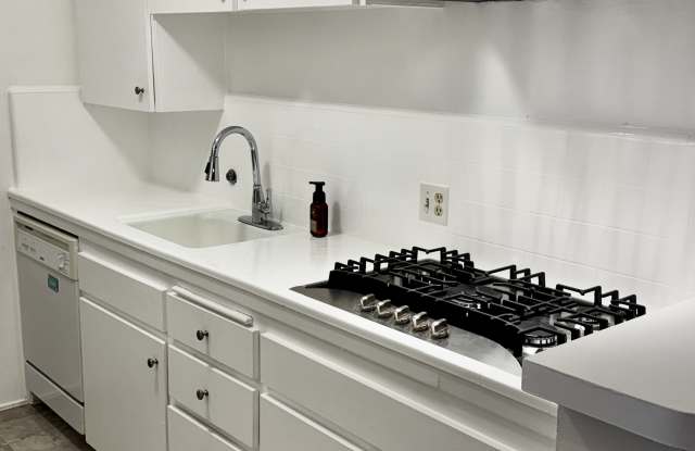 1114 N Harper Ave photos photos