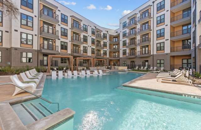 Lenox Burnet photos photos