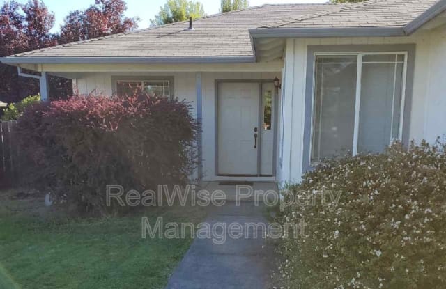 945 Rebecca - 945 Rebecca Drive, Phoenix, OR 97535