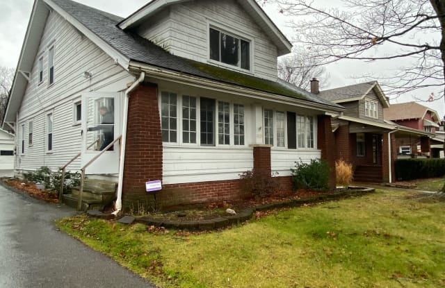 4023 Helena Avenue - 2 - 4023 Helena Avenue, Youngstown, OH 44512