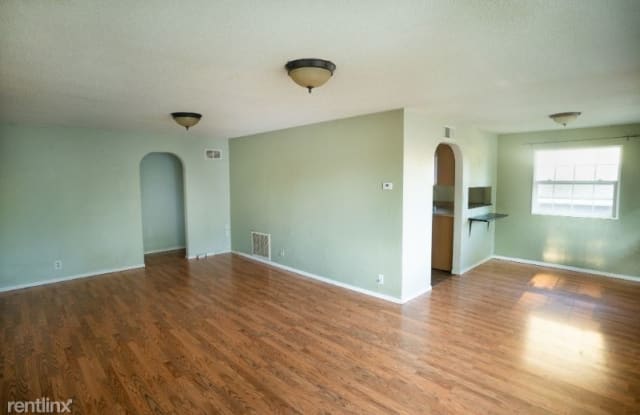 902 S Junett St - 902 South Junett Street, Tacoma, WA 98405