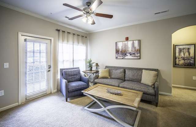 Vintage Creekwood Park Apartments Gallery 3