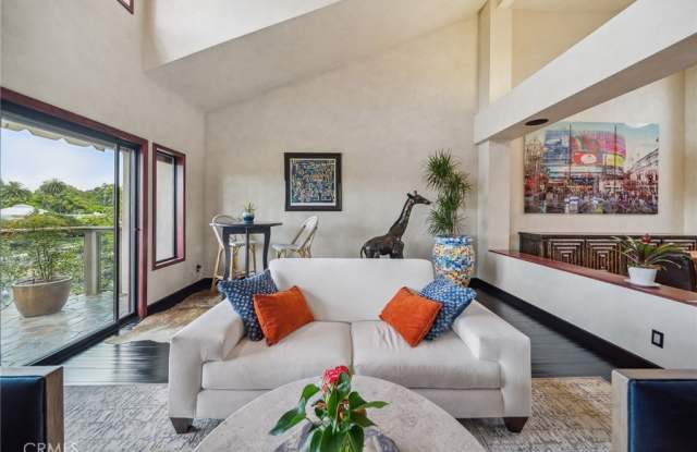 9 Sea Cove Lane - 9 Sea Cove Lane, Newport Beach, CA 92660