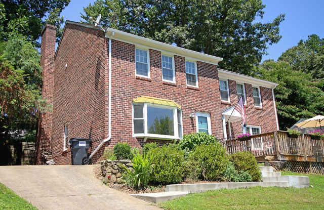Brick Duplex With Convenient Rio Rd Location photos photos
