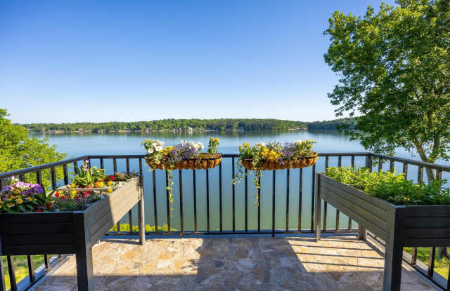 4312 Lakeshore Lane photos photos