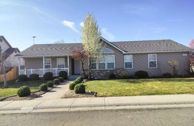 109 NE Lightning St. - 109 Northeast Lightning Street, Mountain Home, ID 83647