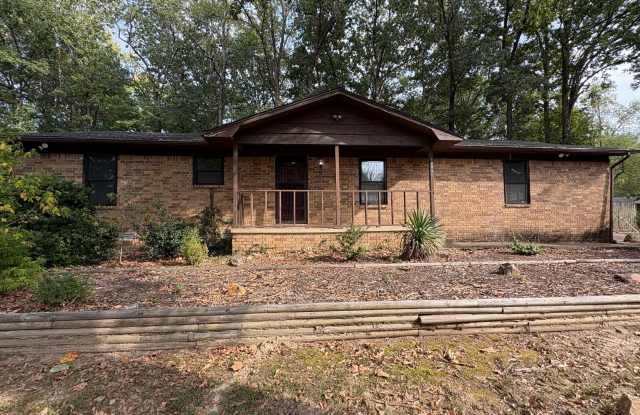 4 Bedroom, 3 Bathroom home in Benton! Gallery 1