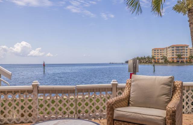 5266 Beach Dr Se - 5266 Beach Drive Southeast, St. Petersburg, FL 33705