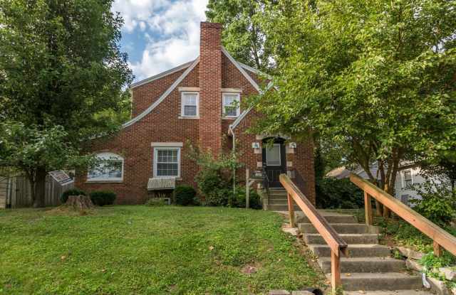 1302 Hunter - 7 Bed/2 Bath - Renovated! photos photos
