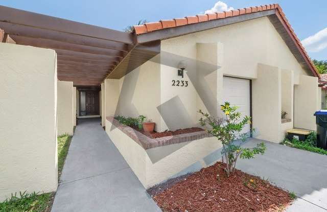 Spacious 2 bedroom 1.5 Bath Now Available - Pine Hills - 2233 Greenview Circle, Pine Hills, FL 32808