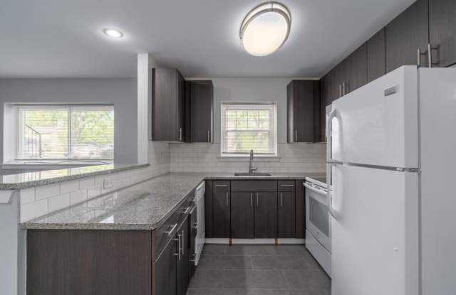 Spruce Court Apartments photos photos