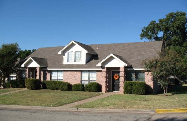 110 O'brien Ct - 110 Obrien Court, Weatherford, TX 76086