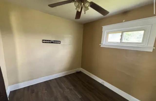 BACK-TO-SCHOOL SPECIAL — HOUSE FOR SALE! Gallery 4