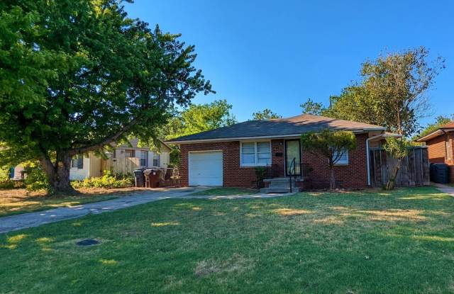 Furnished Corporate 2 Bed 1 Bath 1 Car Garage-The Village OKC - 2237 Westchester Drive, The Village, OK 73120