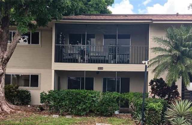 5713 Foxlake Drive unit: 1 photos photos