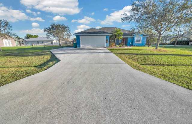 5464 NW Milner Drive Gallery 2