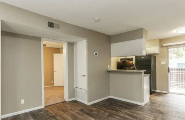 14033 Oak Meadows Gallery 3