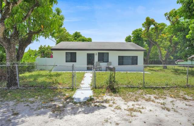 10424 NW 33rd Ave photos photos
