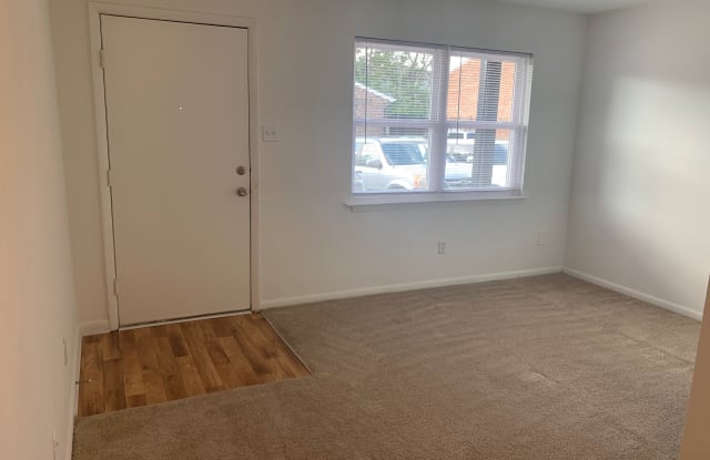 605 Barberton Dr Gallery 4