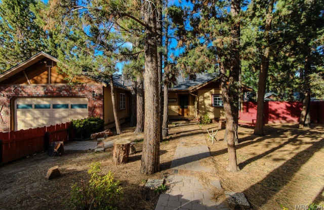 401 E Angeles Boulevard - 401 Angeles Boulevard, Big Bear City, CA 92314