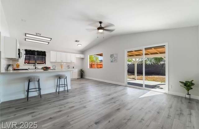 4452 Peterson Drive Gallery 3