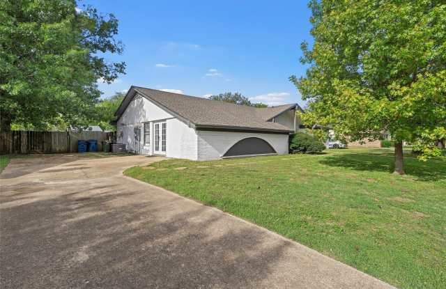 129 Texas Avenue Gallery 2
