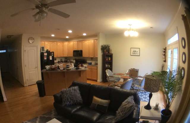 Blacksburg, 3 BR / 2.5 BA, Available in June photos photos