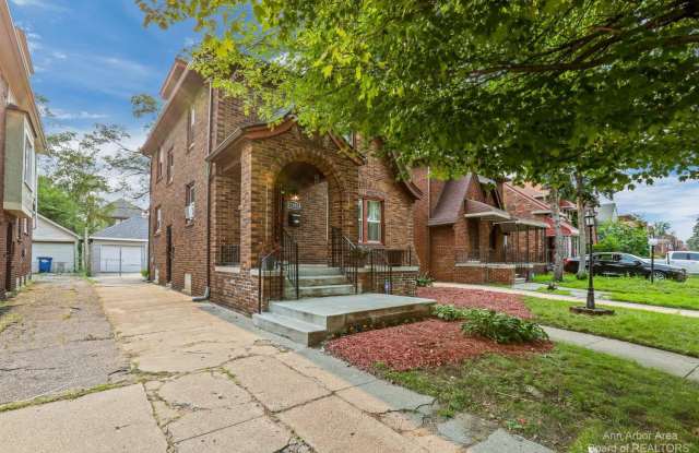 17351 PENNINGTON Gallery 2