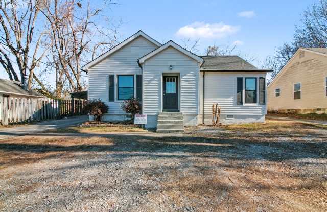 424 Bell Avenue - 424 Bell Avenue, Dyersburg, TN 38024