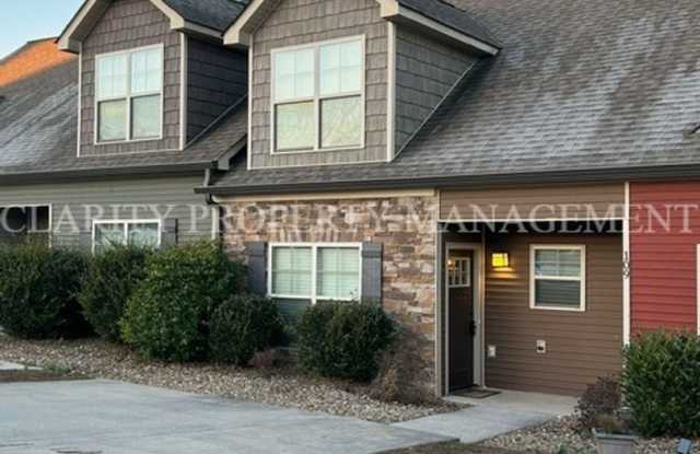 Like new, immaculate 3 bedroom townhome! - 109 Belle Chase Way NE, Bradley County, TN 37312