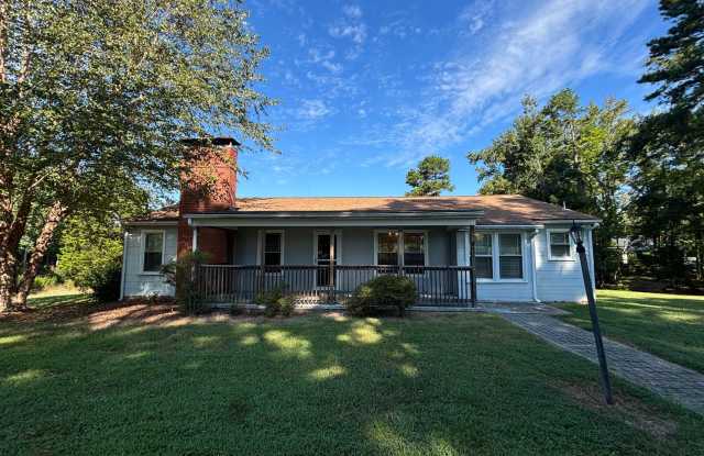 Spacious 3 Bedroom Convenient to Greensboro and Burlington! photos photos